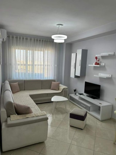 Tirane, jepet me qera apartament 2+1 Kati 8, 68 m² 430 Euro (yzberisht)