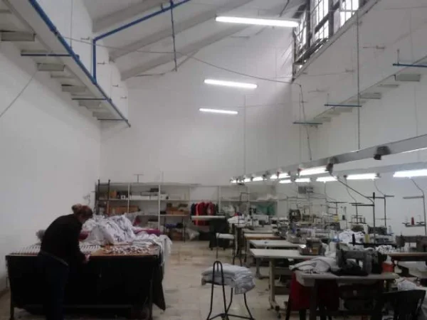 Tirane, jepet me qera ambjent biznesi Kati 0, 1.000 m² 2.200 Euro (llazi miho)