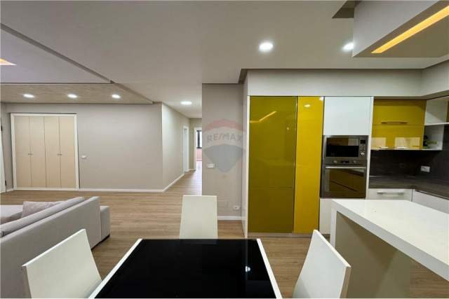 Tirane, shitet apartament 3+1 Kati 2, 123 m² 189.000 Euro (Eleonora)