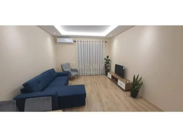 Tirane, jepet me qera apartament 1+1+BLK Kati 9, 64 m² 550 Euro (Farmacia 10, Kompleksi Arlis)