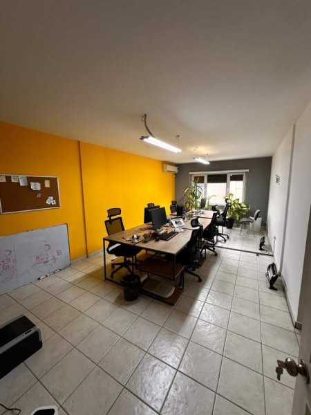 Tirane, jepet me qera zyre Kati 5, 107 m² 800 Euro (Dritan Hoxha)