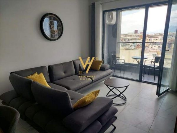 Tirane, jepet me qera apartament 1+1 Kati 8, 70 m² 550 Euro (KOMUNA E PARISIT)