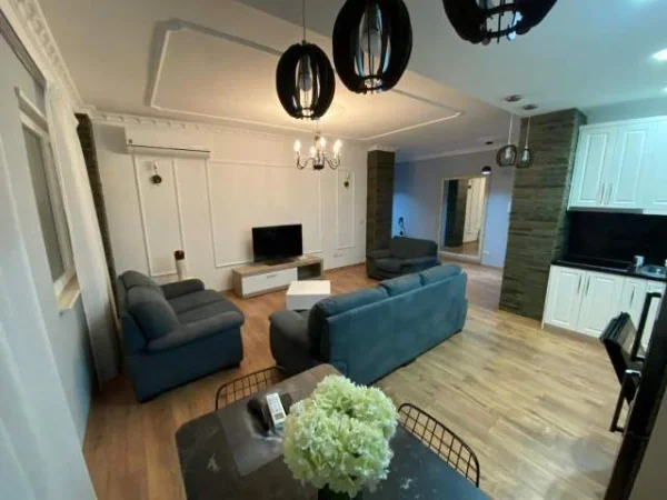 Tirane, jepet me qera apartament 2+1+BLK Kati 6, 110 m² 600 Euro (Rruga Teodor Keko)