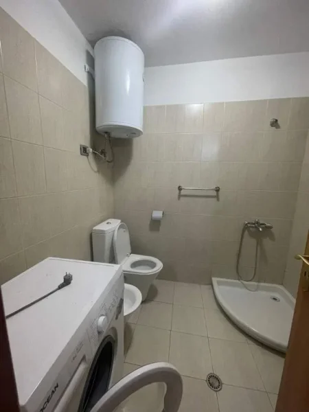 Tirane, jepet me qera apartament 2+1+BLK Kati 6, 90 m² 500 Euro (Rruga e Kavajes)