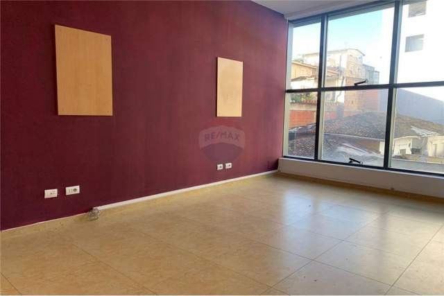 Tirane, jepet me qera ambjent biznesi Kati 2, 36 m² 450 Euro (Myslym Shyri)