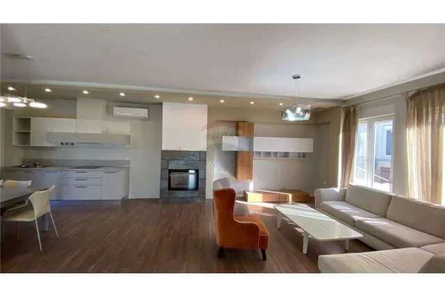 Tirane, jepet me qera Vile 3 Katshe 207 m² 2.500 Euro