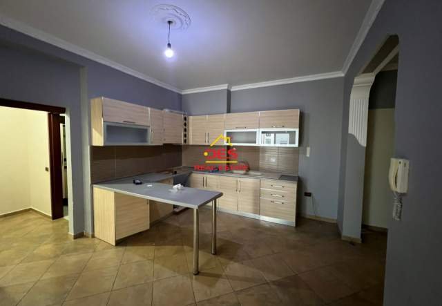 Vlore, shitet apartament 2+1+BLK Kati 7, 117 m² 130.000 Euro (Rruga Cajupi,Vlore)