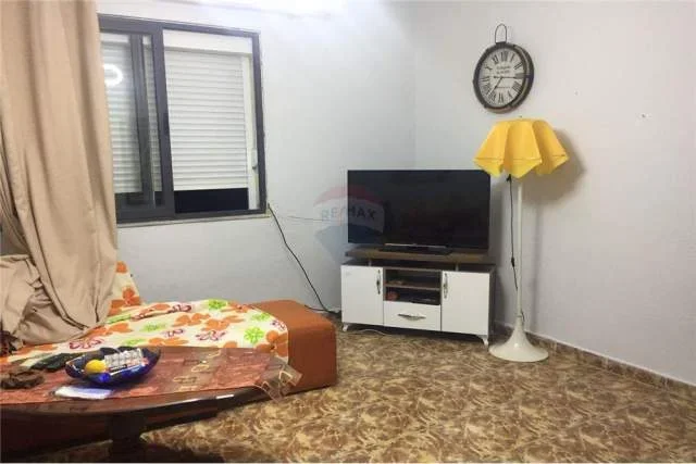 Tirane, jepet me qera apartament 1+1 Kati 5, 72 m² 400  (Don Bosko)