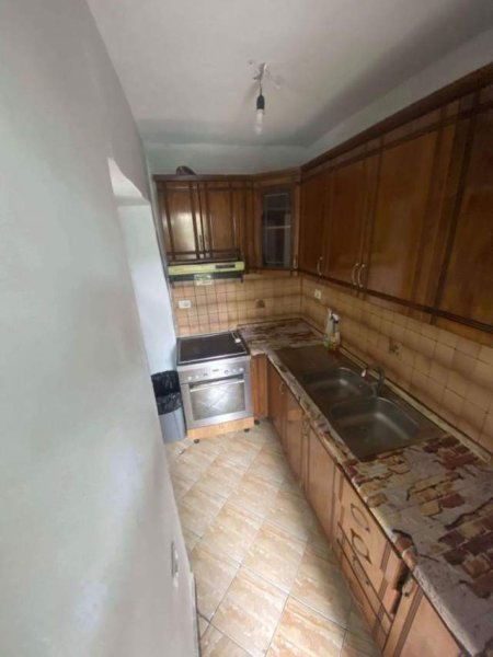 Tirane, jepet me qera 65 m² 35.000 Leke (Rruga Bardhyl)