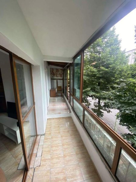 Tirane, jepet me qera 65 m² 35.000 Leke (Rruga Bardhyl)