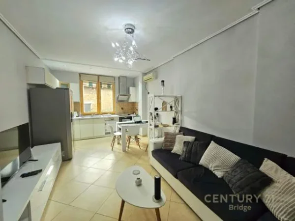 Tirane, jepet me qera apartament 2+1+BLK Kati 2, 80 m² 600 Euro (Fortuzi)