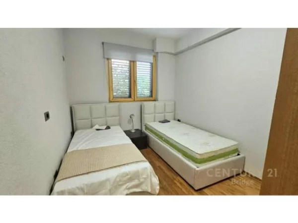 Tirane, jepet me qera apartament 2+1+BLK Kati 2, 80 m² 600 Euro (Fortuzi)