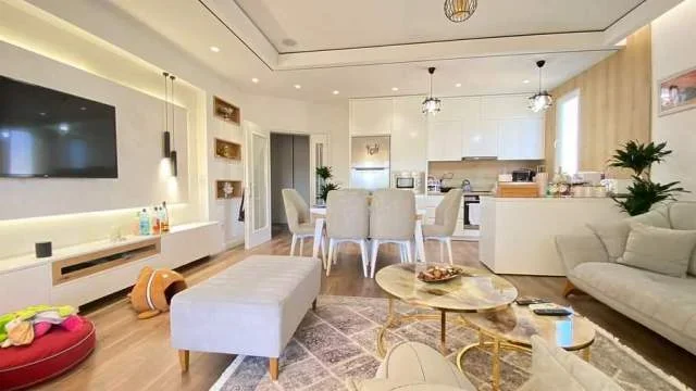 Tirane, shitet apartament 1+1+BLK Kati 5, 111 m² 130.000 Euro