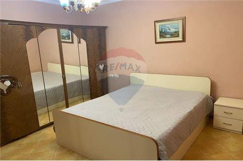 Tirane, jap me qera apartament 2+1+BLK Kati 3, 85 m² 350 Euro (Rruga Bardhyl)