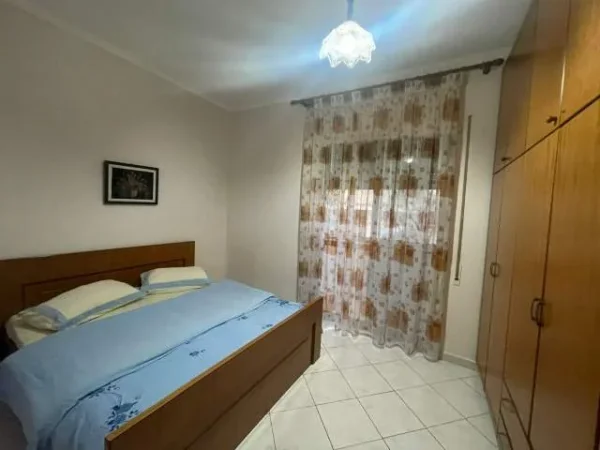 Jepet me qera apartament 2+1+BLK Kati 1, 65 m² 30 Euro (Iliria durres plazh)