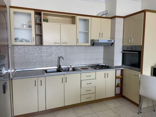 Tirane, jepet me qera apartament 1+1+BLK Kati 7, 68 m² 27.000 Euro