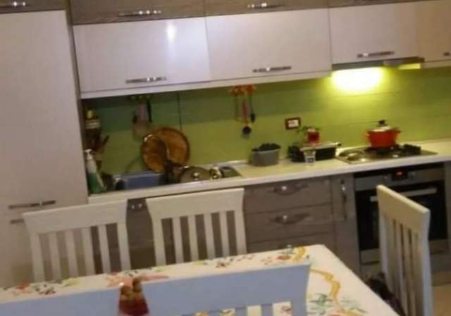 Tirane, jepet me qera apartament 2+1+BLK Kati 2, 98 m² 35.000 LEKE (ASTIR PRANE FABRIKA MIELLIT)