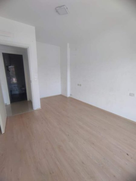 Tirane, jepet me qera apartament 1+1+A+BLK Kati 1, 73 m² 500 Euro