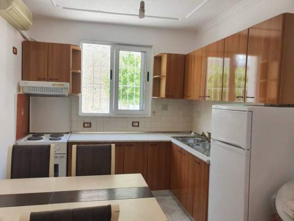 Tirane, jepet me qera apartament 1+1 Kati 1, 60 m² 33.000 Leke (niko avrami, allias)