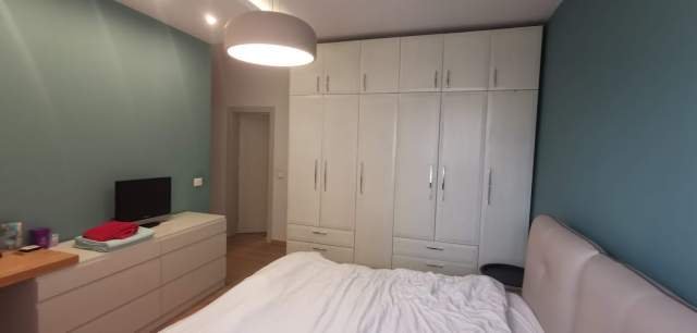 Tirane, jepet me qera apartament 2+1 Kati 4, 92 m² 550 Euro (Rruga Isuf Elezi)