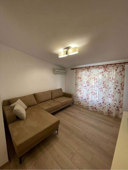 Tirane, jepet me qera apartament 1+1 Kati 5, 65 m² 350 Euro (Bill Klinton)