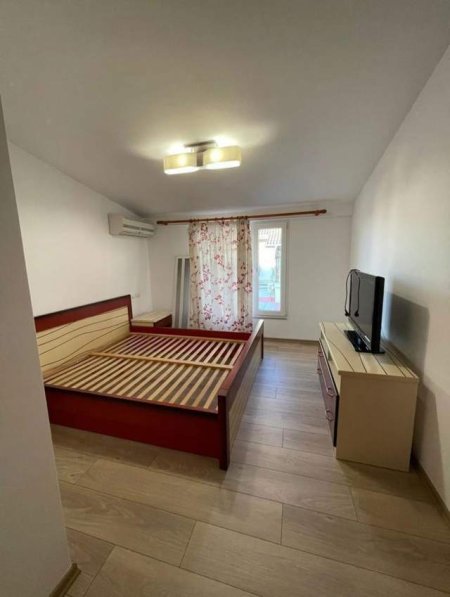 Tirane, jepet me qera apartament 1+1 Kati 5, 65 m² 350 Euro (Bill Klinton)