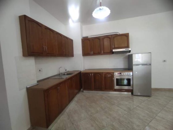 Tirane, jepet me qera apartament Kati 7, 110 m² 500 Euro