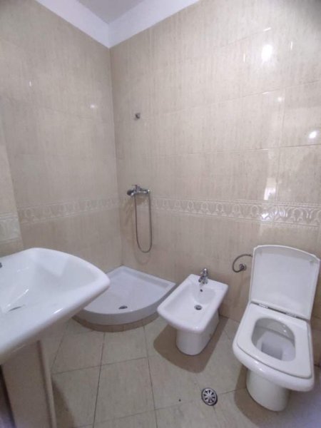 Tirane, jepet me qera apartament Kati 7, 110 m² 500 Euro