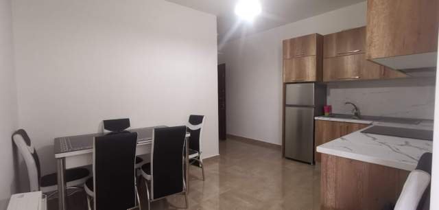 Tirane, jepet me qera apartament 1+1 Kati 7, 75 m² 700 Euro