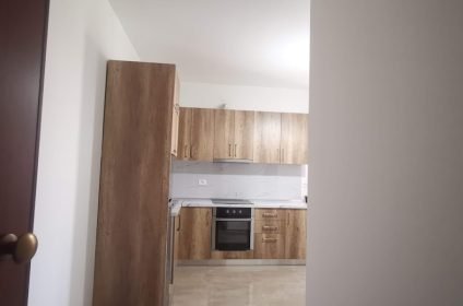 Tirane, jepet me qera apartament 1+1 Kati 7, 75 m² 700 Euro