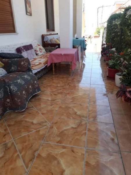 Vlore, jap me qera garsonier 1 Katshe Kati 1, 30 m² 20 Euro (Rrushit Gorishova), 200 m nga vija bregdetare, Zona Lungomares