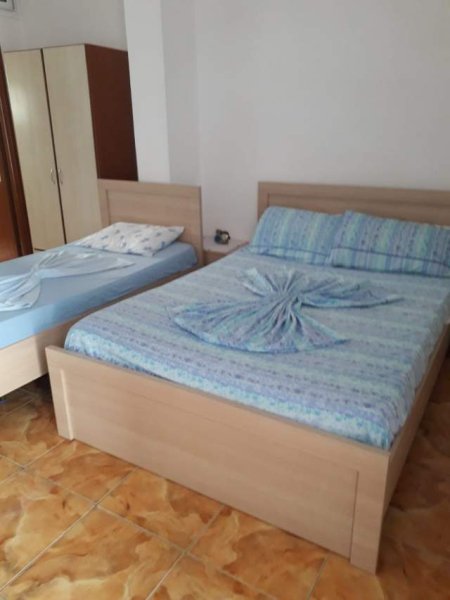 Vlore, jap me qera garsonier 1 Katshe Kati 1, 30 m² 20 Euro (Rrushit Gorishova), 200 m nga vija bregdetare, Zona Lungomares