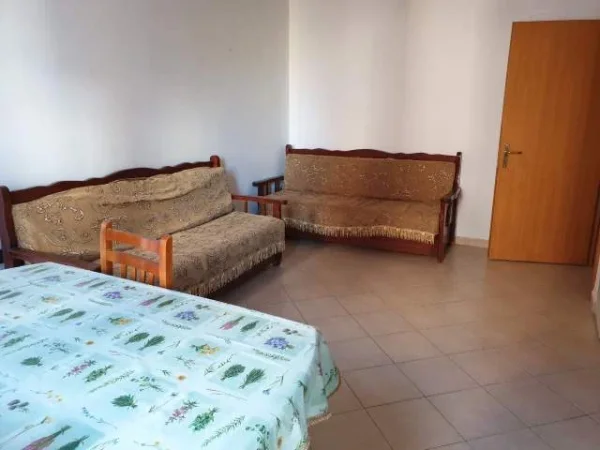 Golem, jepet me qera apartament ne plazh 1+1+BLK Kati 2, 75 m² 30 Euro (Rruga Fan Noli)