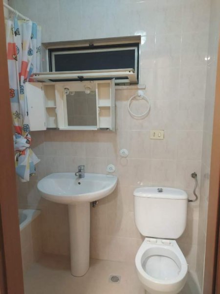 Tirane, jepet me qera apartament 3+1+BLK Kati 4, 100 m² 420 Euro (Rruga ylbere Bylykbashi)