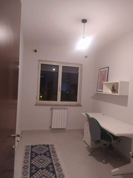 Tirane, jepet me qera apartament 3+1+BLK Kati 4, 100 m² 420 Euro (Rruga ylbere Bylykbashi)