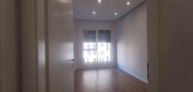 Tirane, jepet me qera apartament Kati 5, 93 m² 400 Euro