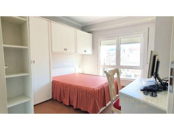 Tirane, jepet me qera apartament 2+1 Kati 5, 70 m² 450 Euro (Petro Korcari)