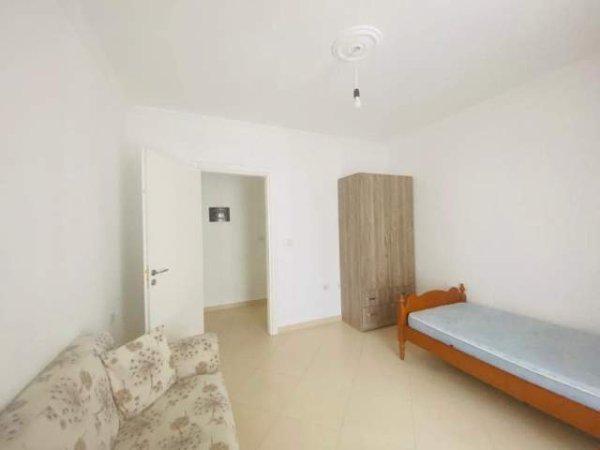 Tirane, jepet me qera apartament 2+1 Kati 4, 100 m² 450 Euro (Din Bosko)
