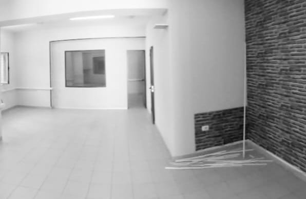 Tirane, Jap me qera ambjent biznesi tek Pazari Ri Kati 0, 142 m² 750 Euro (Qemal Stafa)