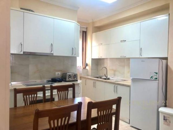 Tirane, jap me qera apartament 2+1BULEVARDI ZOGU I, Kati 4, 95 m² 650 Euro (QENDER)
