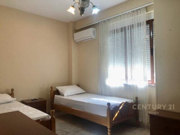 Tirane, jap me qera apartament 2+1BULEVARDI ZOGU I, Kati 4, 95 m² 650 Euro (QENDER)