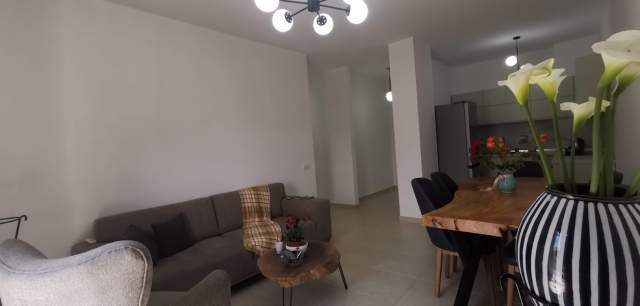 Tirane, jepet me qera apartament 2+1 Kati 5, 90 m² 600  (Rruga Myslym Shyri)