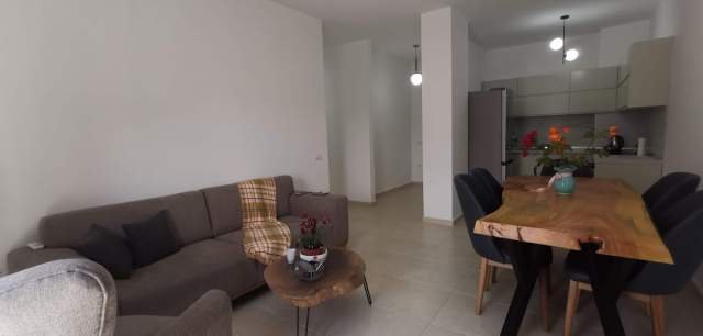 Tirane, jepet me qera apartament 2+1 Kati 5, 90 m² 600  (Rruga Myslym Shyri)