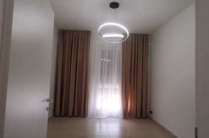 Tirane, jepet me qera apartament 2+1 Kati 5, 90 m² 600  (Rruga Myslym Shyri)