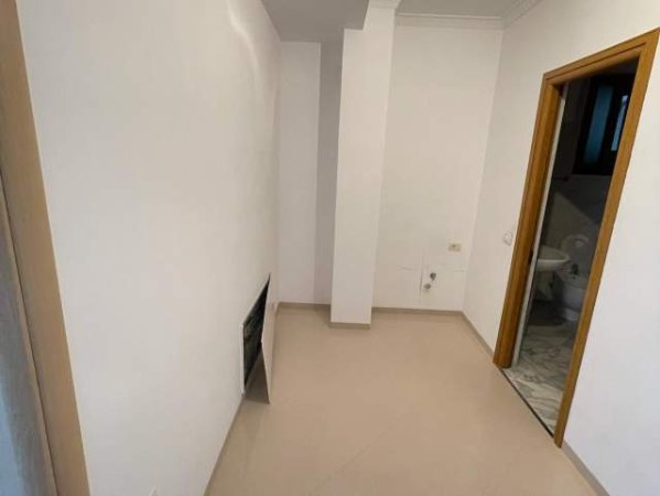 Shqiperi, jepet me qera apartament Kati 3, 280 Euro (teodor keko)