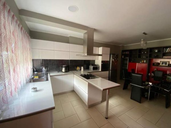 Tirane, jepet me qera apartament 2+1+BLK Kati 4, 110 m² 700 Euro