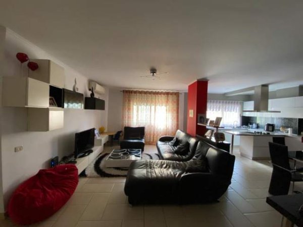 Tirane, jepet me qera apartament 2+1+BLK Kati 4, 110 m² 700 Euro