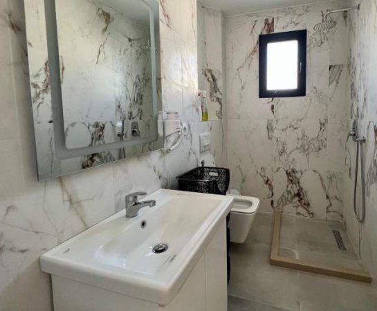 Tirane, jepet me qera apartament 1+1+BLK Kati 4, 60 m² 350 Euro (Xhamlliku)