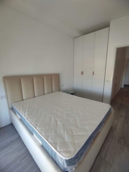 Tirane, jepet me qera apartament 1+1 Kati 9, 60 m² 400 Euro (Frosina Plaku)