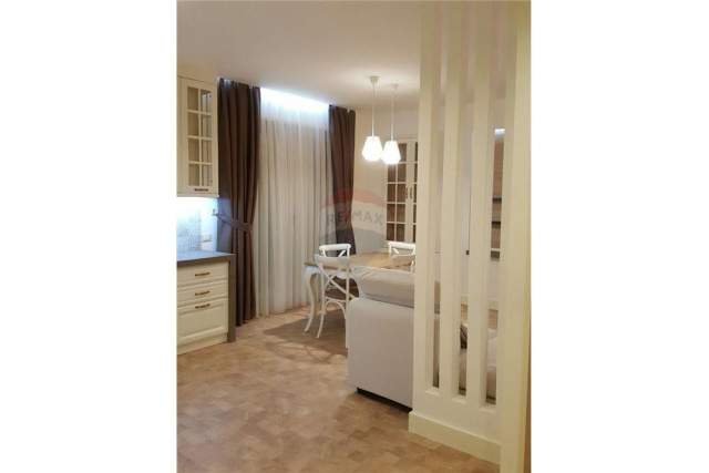Tirane, jepet me qera apartament 1+1+BLK Kati 4, 65 m² 370 Euro (Selvia)
